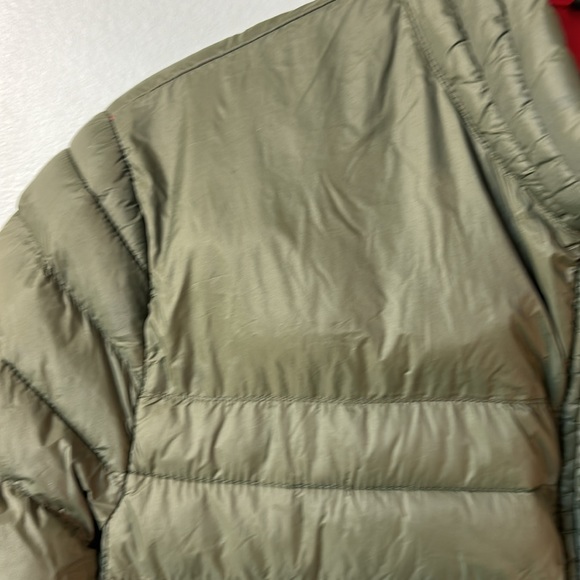 Gap lightweight puffer in black moss size small. Ex cond! - Picture 3 of 10